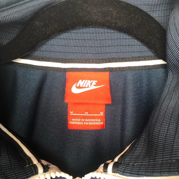 Nike Women’s Lite Track Jacket - Medium - Picture 5 of 5